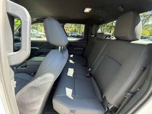 Used 2025 Toyota Tacoma SR5 AWD/4WD image 23