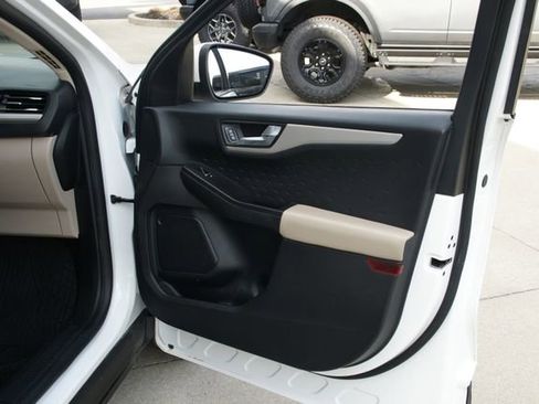 Used 2020 Ford Escape SEL image 37