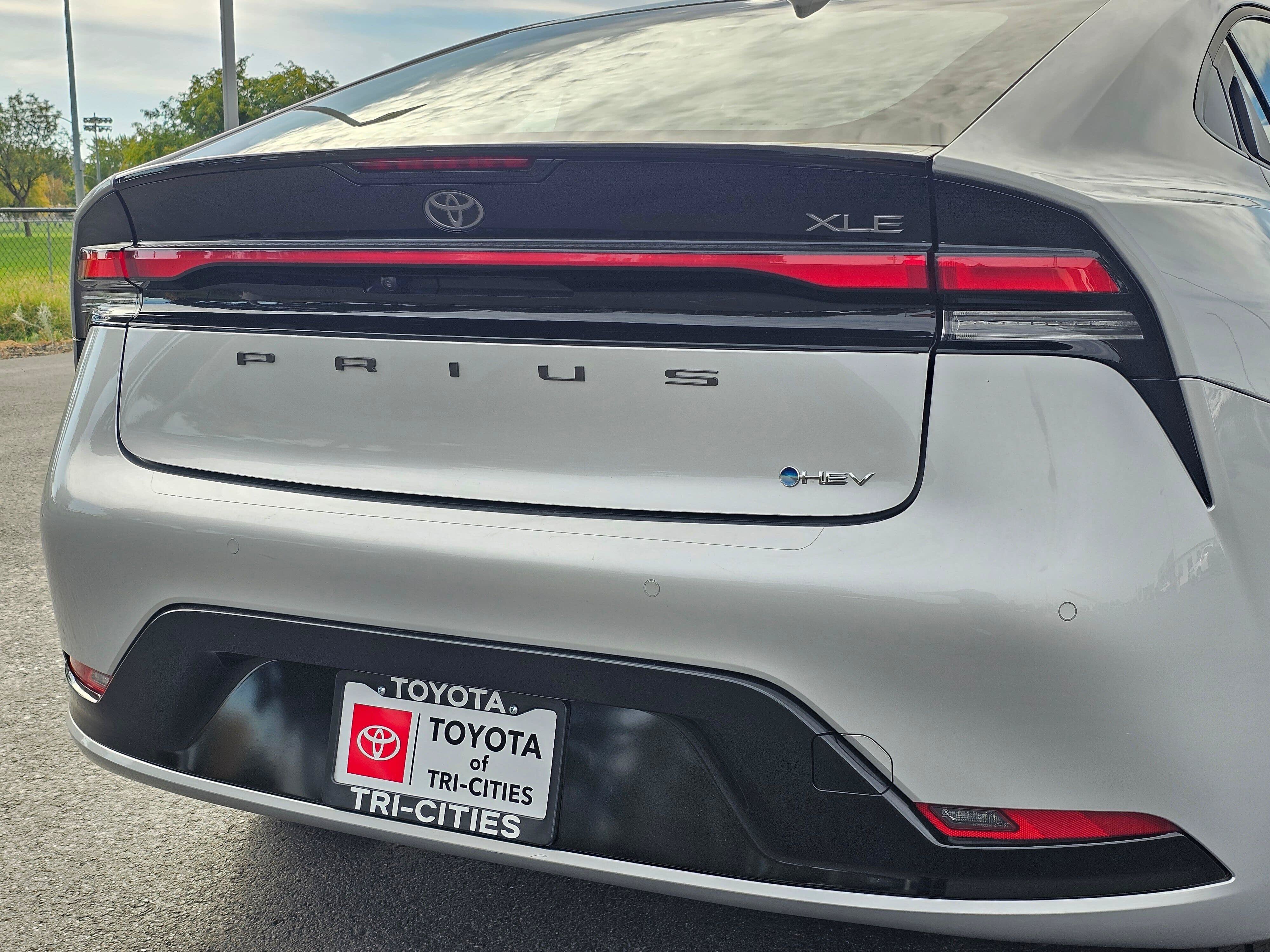 Certified 2024 Toyota Prius XLE FWD image 13