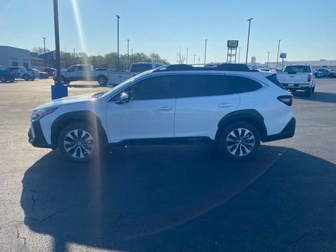 Used 2025 Subaru Outback Touring XT AWD/4WD image 2