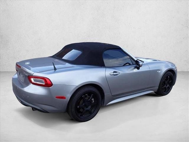 Used 2017 FIAT 124 Spider Lusso RWD image 10