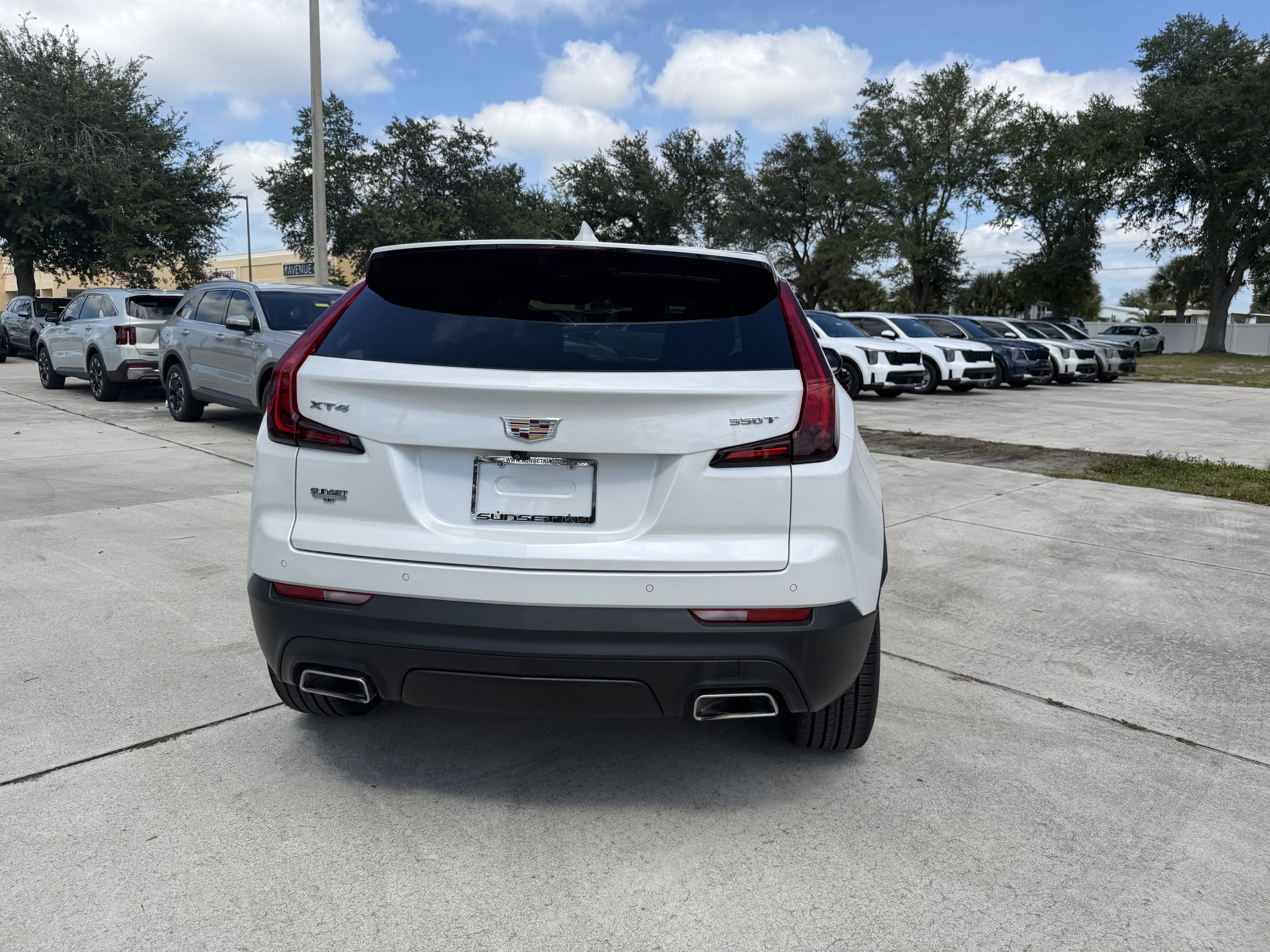 Used 2021 Cadillac XT4 Luxury w/ Driver Awareness Package FWD image 5