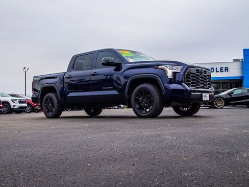 Used 2024 Toyota Tundra Limited AWD/4WD image 9