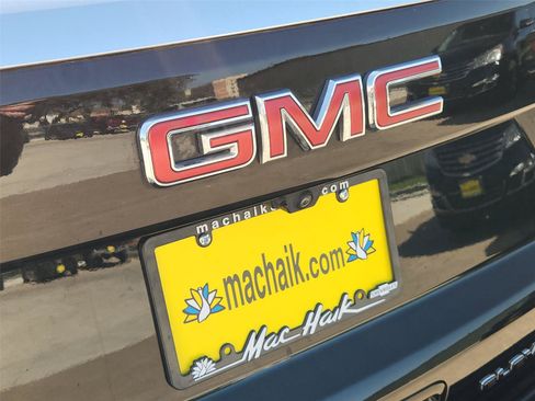 Used 2025 GMC Yukon Elevation RWD image 30