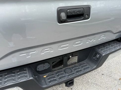 Used 2020 Toyota Tacoma SR5 RWD image 7