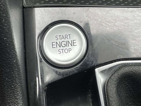 Used 2024 Volkswagen Taos SE image 34