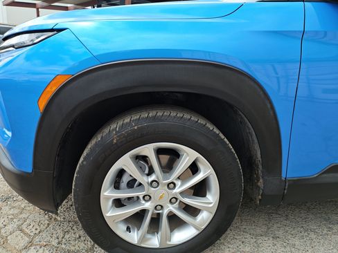 Used 2025 Chevrolet TrailBlazer LS w/ LS Convenience Package FWD image 10