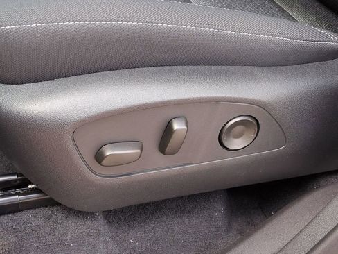 New 2026 Chevrolet Traverse LT w/ Sun and Wheel Package FWD image 16