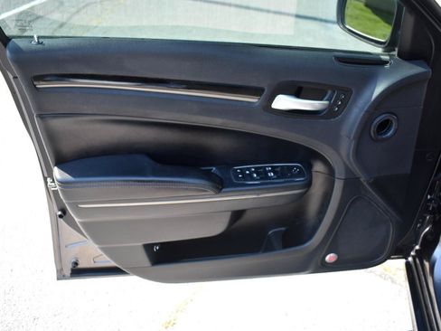 Used 2017 Chrysler 300 S w/ 300S Premium Group 2 w/2_L RWD image 16