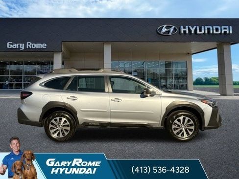 Used 2024 Subaru Outback AWD/4WD image 11