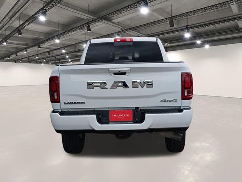 Used 2025 RAM 2500 Laramie AWD/4WD image 15
