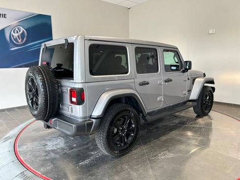 Used 2021 Jeep Wrangler Unlimited Sahara AWD/4WD image 6