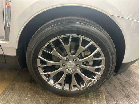 Used 2015 Cadillac SRX Luxury w/ Driver Awareness Package image 15