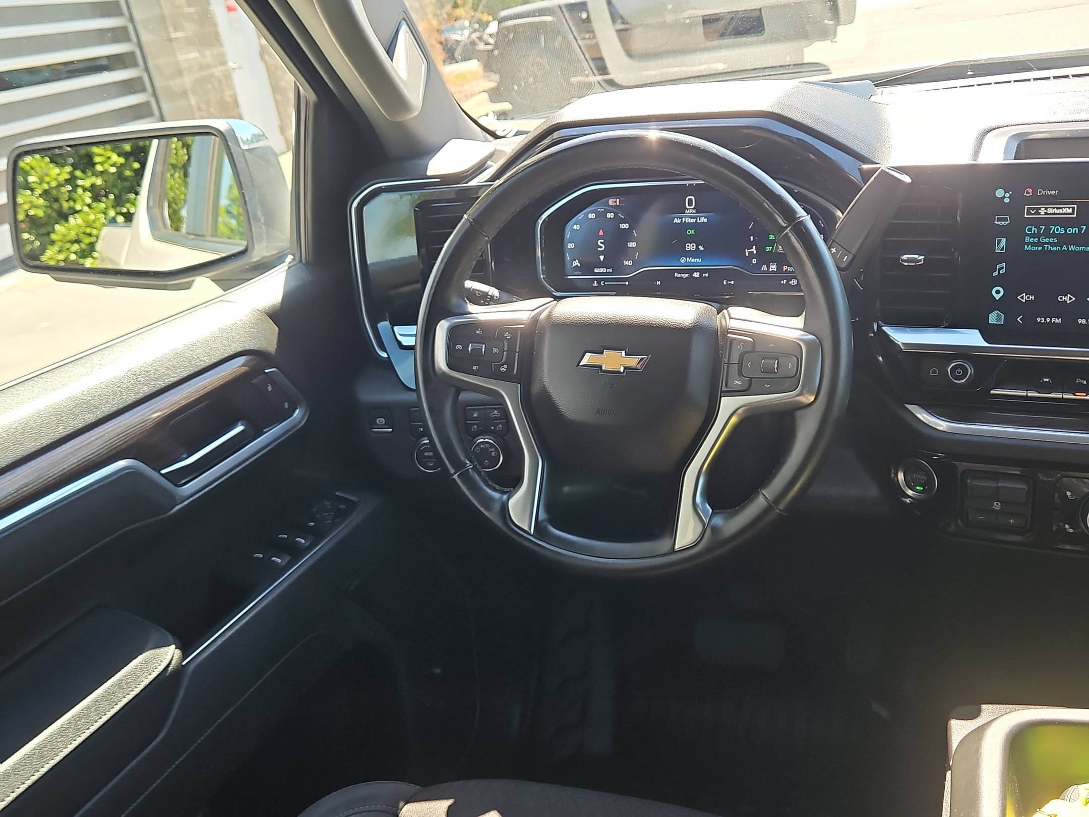 Used 2025 Chevrolet Silverado 1500 LT w/ Safety Package AWD/4WD image 9