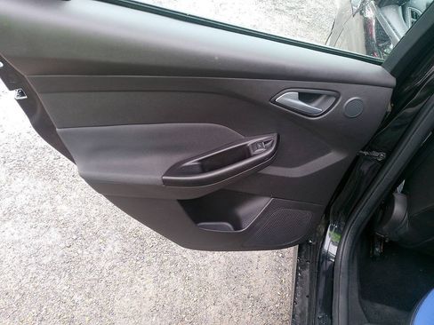 Used 2013 Ford Focus ST FWD image 40