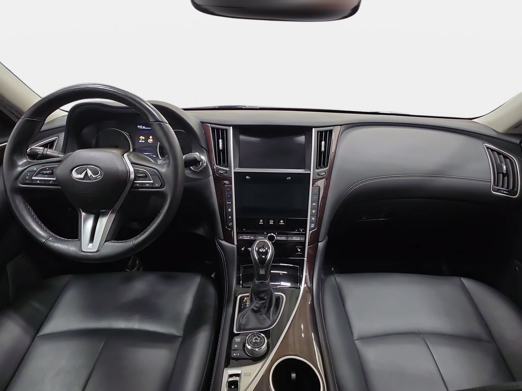 Used 2019 INFINITI Q50 Luxe w/ Essential Package (3.0T Luxe) AWD/4WD image 9