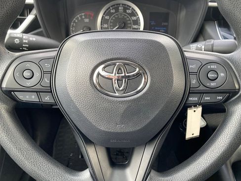Used 2021 Toyota Corolla LE image 42