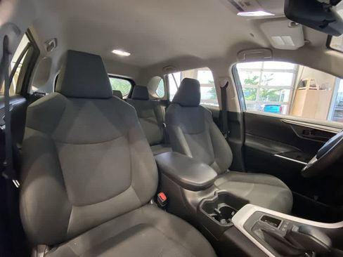 Used 2024 Toyota RAV4 LE AWD/4WD image 26