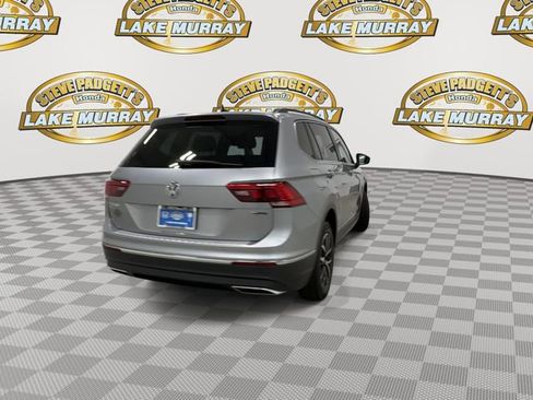 Used 2021 Volkswagen Tiguan SE image 2