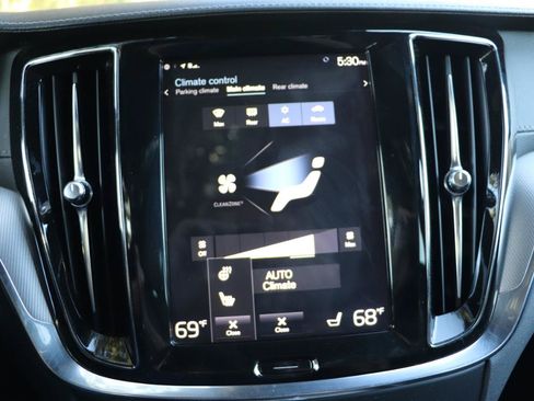 Used 2019 Volvo V60 T5 Cross Country AWD/4WD image 26