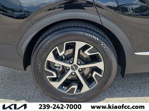 Certified 2025 Kia Sportage EX FWD image 9