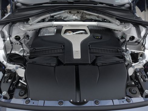 Used 2024 Aston Martin DBX 707 image 23