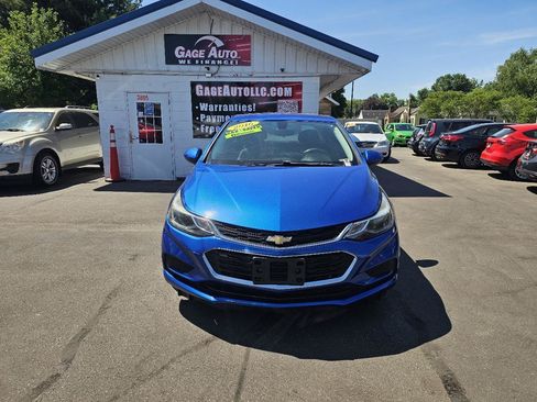 Used 2016 Chevrolet Cruze LT w/ Convenience Package FWD image 2