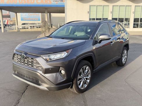 Used 2020 Toyota RAV4 Limited image 3