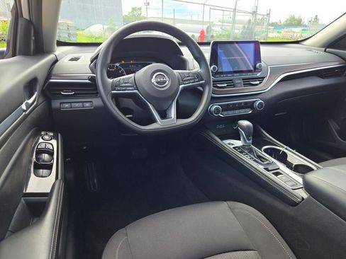 Used 2023 Nissan Altima 2.5 SV AWD/4WD image 14