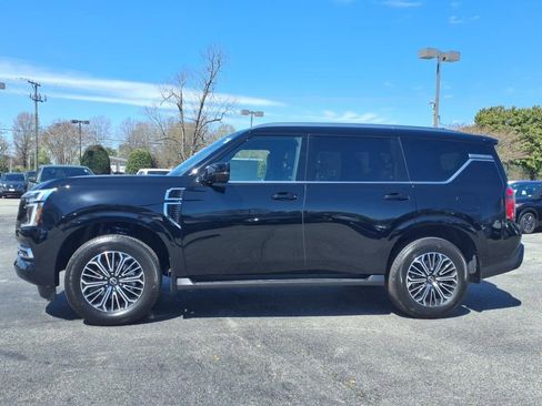 New 2025 Nissan Armada SL w/ Captain's Chari Seat Package image 5