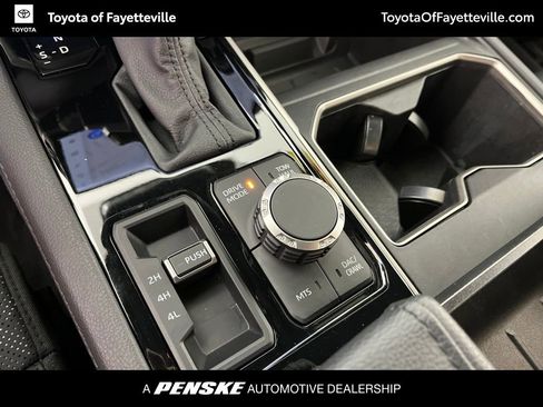 Certified 2025 Toyota Tundra Limited AWD/4WD image 32