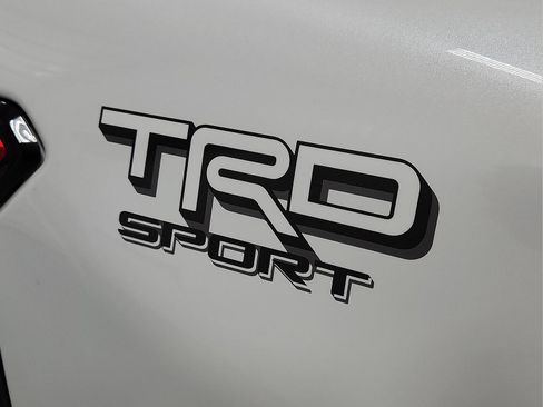 Used 2025 Toyota Tacoma TRD Sport w/ TRD Sport Upgrade Package image 7