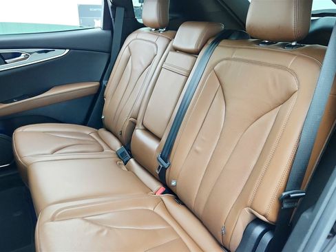 Used 2022 Lincoln Nautilus Reserve w/ Equipment Group 201A AWD/4WD image 33