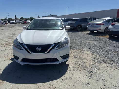Used 2018 Nissan Sentra SV image 2