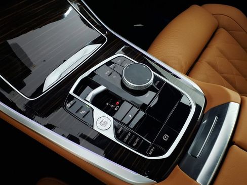 Used 2025 BMW X5 sDrive40i w/ Premium Package RWD image 23