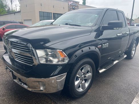 Certified 2017 RAM 1500 Big Horn AWD/4WD image 2
