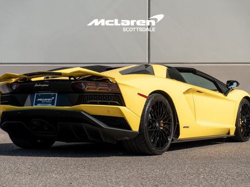 Used 2019 Lamborghini Aventador S AWD/4WD image 7
