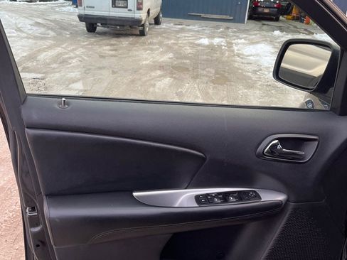 Used 2013 Dodge Journey SXT image 9