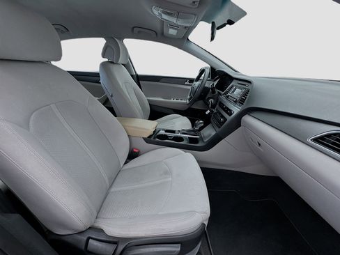 Used 2017 Hyundai Sonata SE image 16