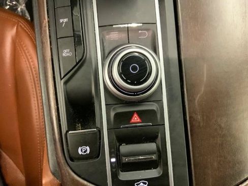 Used 2017 Maserati Levante S AWD/4WD image 15