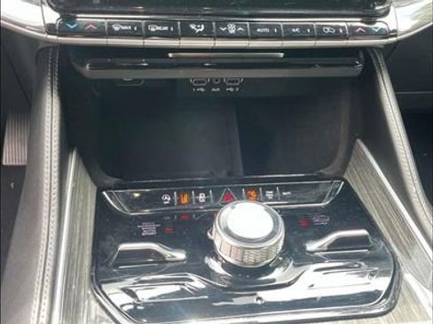 Used 2022 Jeep Wagoneer Series III image 18