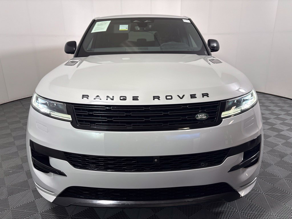 Used 2025 Land Rover Range Rover Sport Dynamic SE AWD/4WD image 3