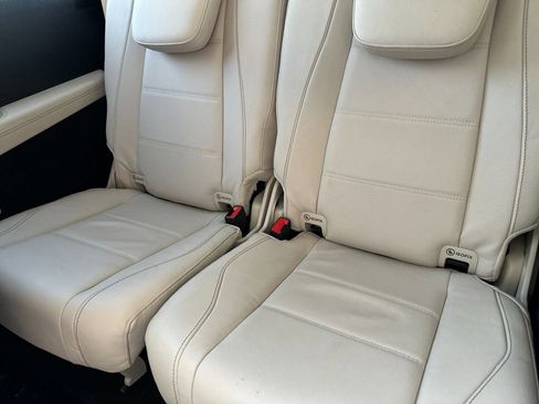 Used 2025 Mercedes-Benz GLS 450 4MATIC image 14