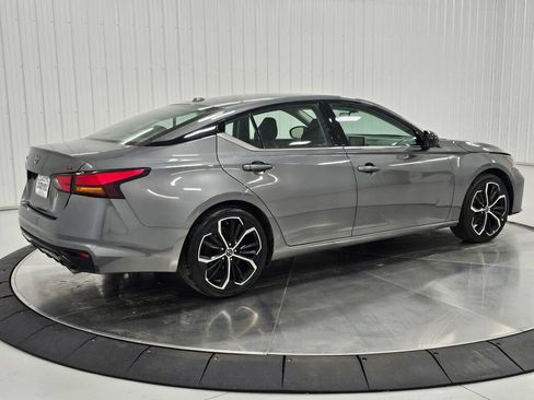 Used 2024 Nissan Altima 2.5 SR FWD image 5