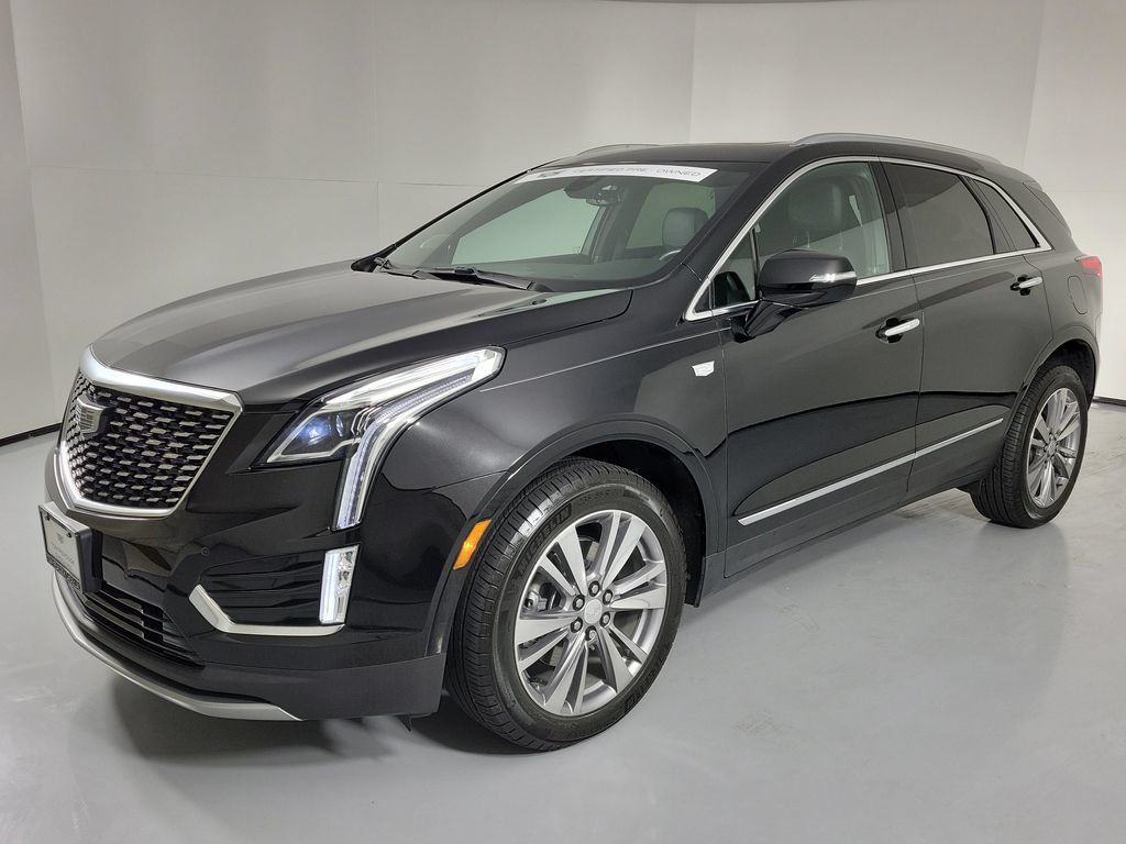 Certified 2024 Cadillac XT5 Premium Luxury FWD image 2