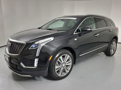 Certified 2024 Cadillac XT5 Premium Luxury FWD image 2