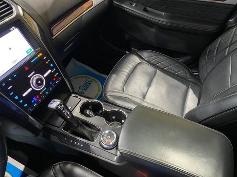 Used 2019 Ford Explorer Platinum AWD/4WD image 21