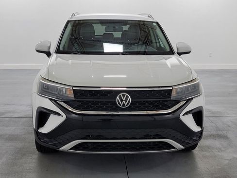 Used 2022 Volkswagen Taos SE image 3