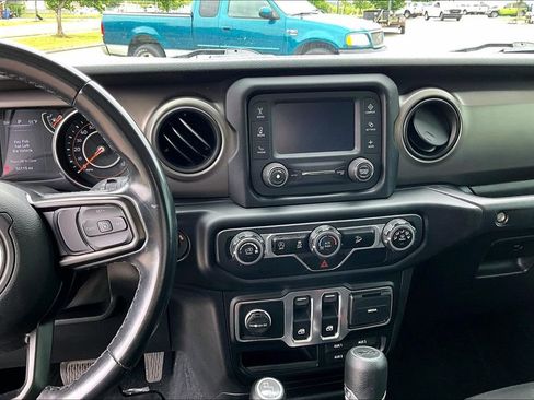 Used 2020 Jeep Wrangler Sport AWD/4WD image 6