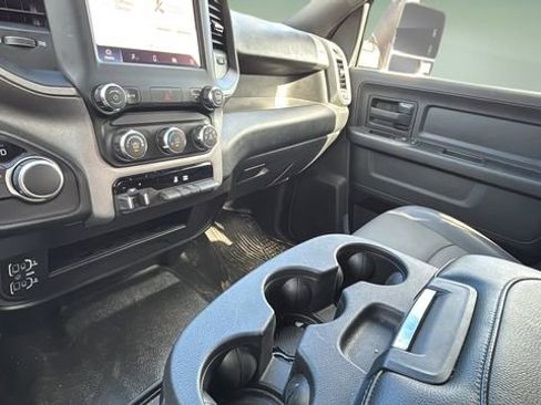 Used 2024 RAM 2500 Tradesman w/ Chrome Appearance Group image 13